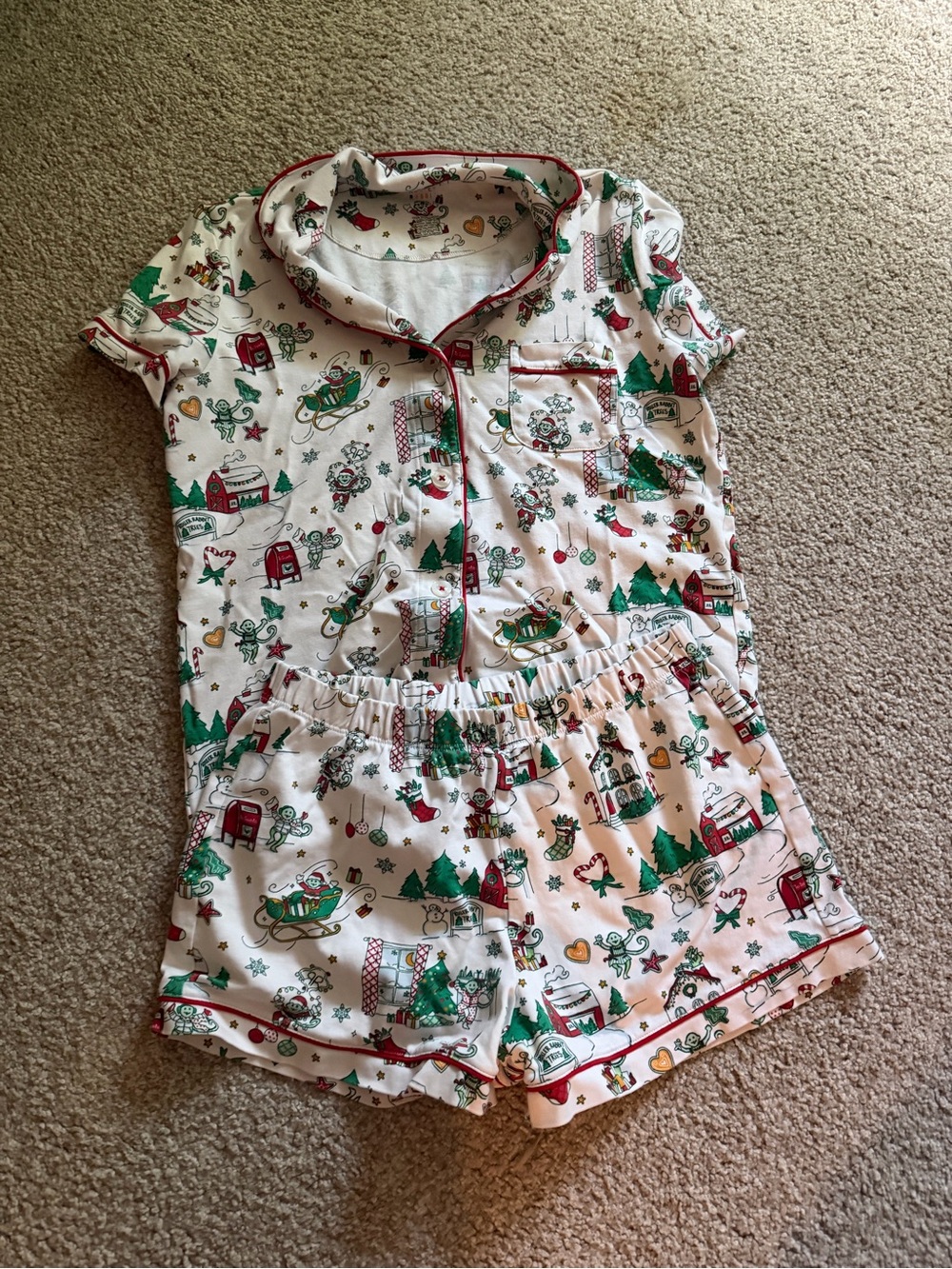 Roller Rabbit White Holiday Print Short Pajama Set with Red & Green Accents